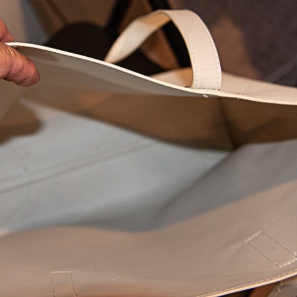 Joy and Iman Leather Tote Bag White - Picture 4 of 4